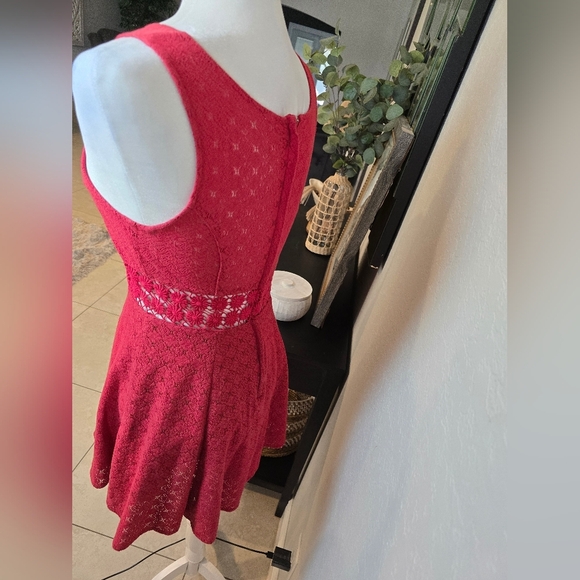 Free People Lace Crochet Vibrant Red Daisy Chain Mini Fit Flare Dress Size 2 - Picture 8 of 12